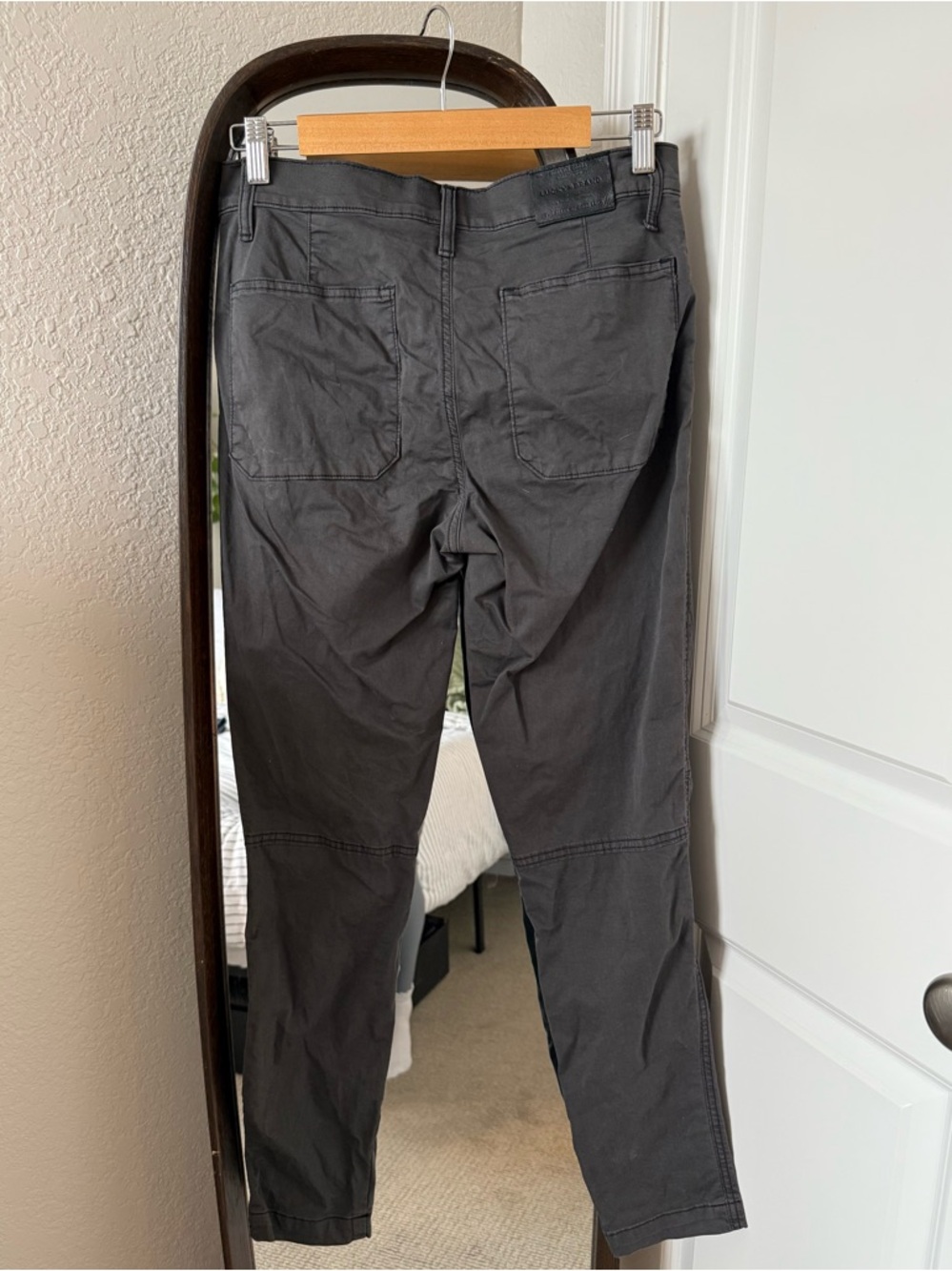 Lucky Brand Women’s Dark Gray The Cargo Pants - 4 - Picture 7 of 7